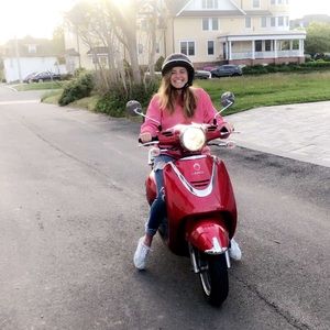 Meet your Posher, Devin